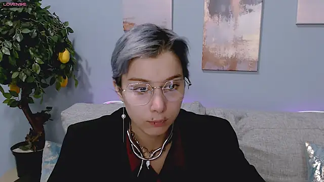 Snapshot of SophieAsh chatting on September 2025 07:02:01 AM SophieAsh online show from September 2025 07:02:01 AM