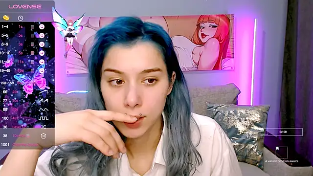 Snapshot of SophieAsh chatting on October 2025 08:04:02 AM SophieAsh online show from October 2025 08:04:02 AM