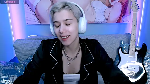 SophieAsh online show from November 2025 10:32:01 AM