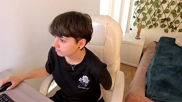 Nathaly ds online show from November 2025 07:46:02 PM