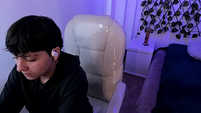 Nathaly ds online show from November 2025 07:12:01 PM