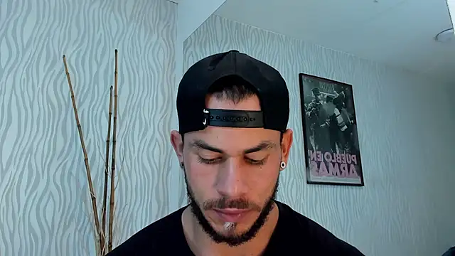 Snapshot of dylan_jacobx chatting on May 2026 01:33:01 AM dylan jacobx online show from May 2026 01:33:01 AM