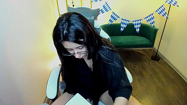 meomeee online show from September 2025 04:30:01 PM