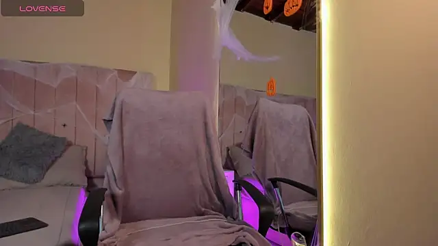 Snapshot of Mia_mtnz02 chatting on October 2025 01:03:01 AM Mia mtnz02 online show from October 2025 01:03:01 AM