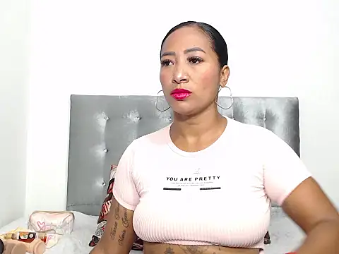 Luxuryebony69 online show from March 2026 02:02:01 PM