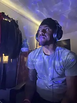 tyrek5051 online show from November 2025 01:58:02 PM