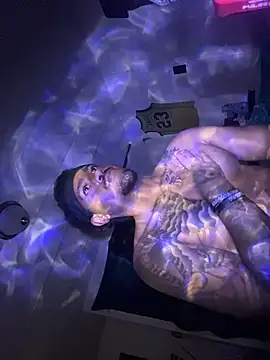 tyrek5051 online show from December 2025 02:26:01 PM