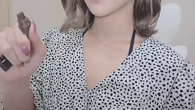 Snapshot of miho-ch chatting on March 2026 12:10:02 PM miho-ch online show from March 2026 12:10:02 PM