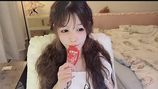 Snapshot of FuFu-puff chatting on April 2026 04:55:01 PM FuFu-puff online show from April 2026 04:55:01 PM