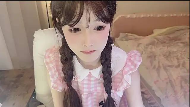 Snapshot of FuFu-puff chatting on April 2026 09:45:01 AM FuFu-puff online show from April 2026 09:45:01 AM