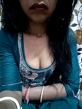 Snapshot of Paakhi-Singh chatting on March 2026 11:33:01 PM Paakhi-Singh online show from March 2026 11:33:01 PM