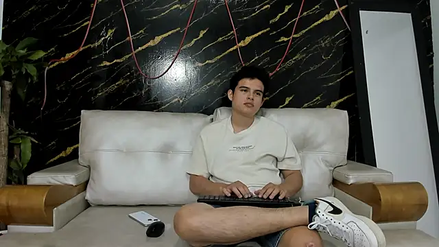 Snapshot of invincible200 chatting on September 2025 02:06:02 PM invincible200 online show from September 2025 02:06:02 PM