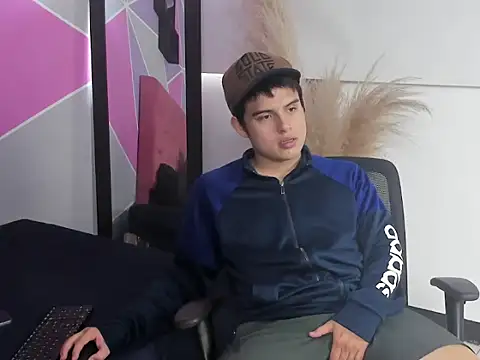 Snapshot of invincible200 chatting on September 2025 02:10:01 PM invincible200 online show from September 2025 02:10:01 PM