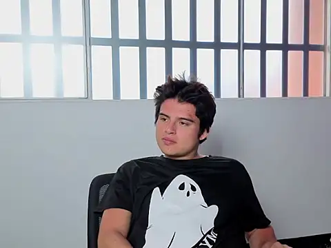 Snapshot of invincible200 chatting on October 2025 01:56:01 PM invincible200 online show from October 2025 01:56:01 PM