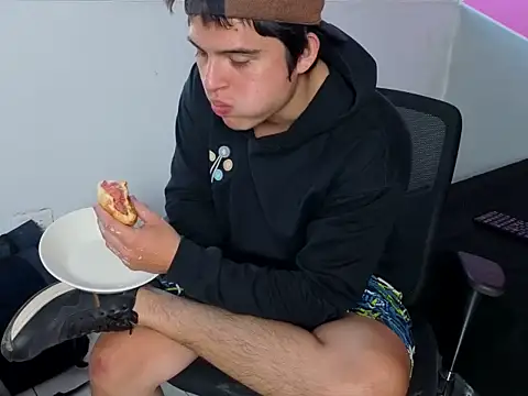 Snapshot of invincible200 chatting on November 2025 01:55:02 PM invincible200 online show from November 2025 01:55:02 PM