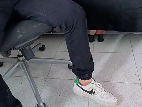 Snapshot of invincible200 chatting on November 2025 02:39:02 PM invincible200 online show from November 2025 02:39:02 PM