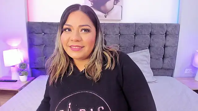 Snapshot of isabella_horney_ chatting on September 2025 08:58:02 PM isabella horney online show from September 2025 08:58:02 PM