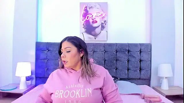 Snapshot of isabella_horney_ chatting on November 2025 06:43:01 PM isabella horney online show from November 2025 06:43:01 PM