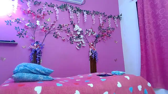 skinnybarbie022 online show from June 2026 12:20:02 AM