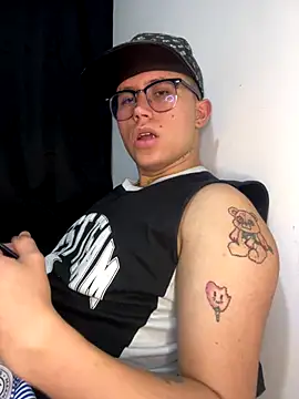 Kurtxxx22 online show from September 2025 11:40:02 PM