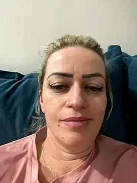 Alerquinasc online show from September 2025 01:18:01 AM