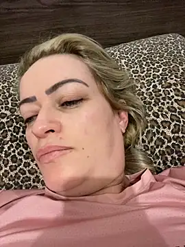 Alerquinasc online show from September 2025 10:44:02 PM