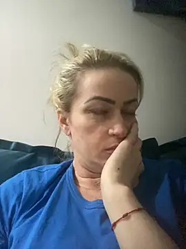 Alerquinasc online show from October 2025 11:49:01 PM