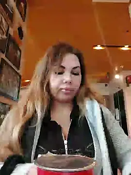 Snapshot of Alisasex@xh chatting on February 2025 01:40:02 PM Alisasexxh online show from February 2025 01:40:02 PM