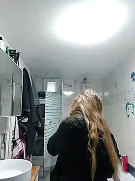 Snapshot of Alisasex@xh chatting on March 2025 03:53:02 PM Alisasexxh online show from March 2025 03:53:02 PM