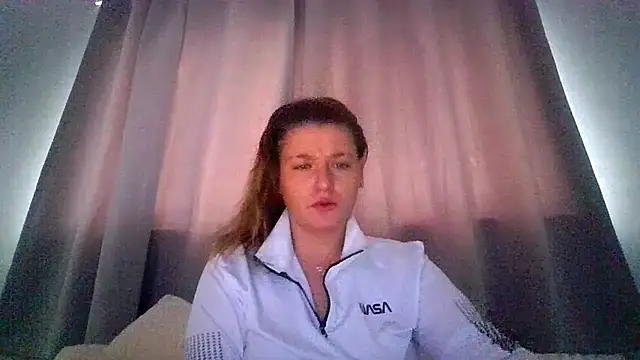 Snapshot of RUBY-ROSE-SWINGS chatting on October 2025 12:18:02 PM RUBY-ROSE-SWINGS online show from October 2025 12:18:02 PM