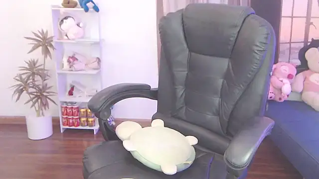 Suzie Wet Cave online show from October 2025 08:24:01 AM