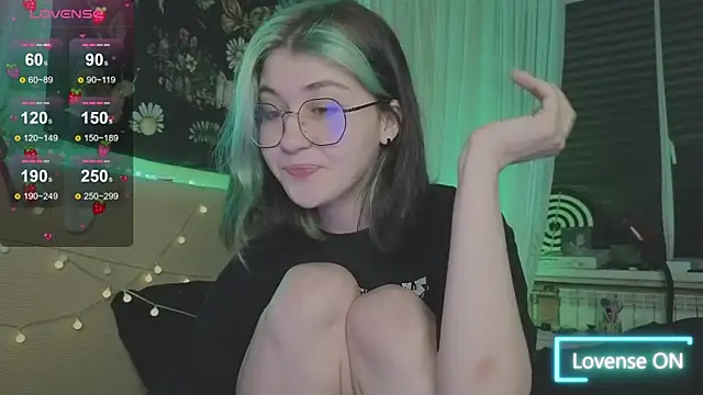 Snapshot of Miko_Meow chatting on April 2026 06:42:01 PM Miko Meow online show from April 2026 06:42:01 PM