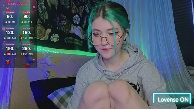 Snapshot of Miko_Meow chatting on April 2026 04:25:01 PM Miko Meow online show from April 2026 04:25:01 PM