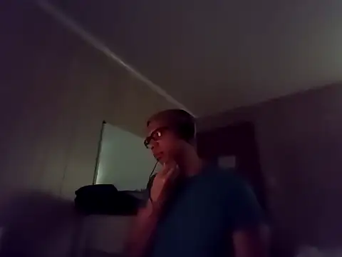 Snapshot of NaturalBeautyQueen chatting on September 2025 11:13:02 AM NaturalBeautyQueen online show from September 2025 11:13:02 AM