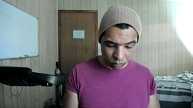 Snapshot of NaturalBeautyQueen chatting on September 2025 01:16:02 PM NaturalBeautyQueen online show from September 2025 01:16:02 PM