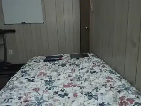 Snapshot of NaturalBeautyQueen chatting on November 2025 10:43:02 AM NaturalBeautyQueen online show from November 2025 10:43:02 AM