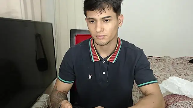 Alex mojica online show from October 2025 05:18:01 AM