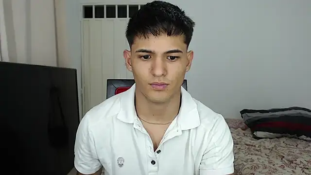 Alex mojica online show from October 2025 06:26:02 AM