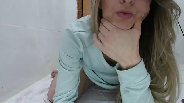 Snapshot of SweetGraciosa chatting on September 2025 03:33:02 AM SweetGraciosa online show from September 2025 03:33:02 AM