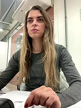 Snapshot of SweetGraciosa chatting on October 2025 12:01:02 PM SweetGraciosa online show from October 2025 12:01:02 PM