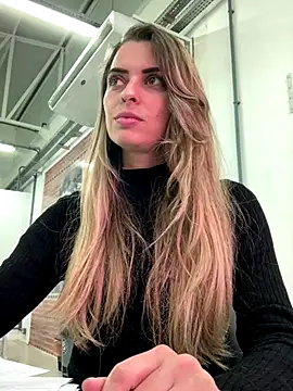 Snapshot of SweetGraciosa chatting on October 2025 03:22:01 PM SweetGraciosa online show from October 2025 03:22:01 PM