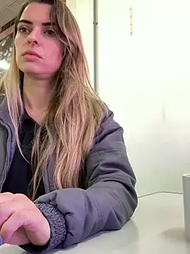 Snapshot of SweetGraciosa chatting on October 2025 12:16:02 PM SweetGraciosa online show from October 2025 12:16:02 PM