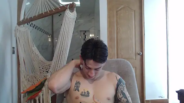 Snapshot of AteneoJr chatting on September 2025 08:21:01 PM AteneoJr online show from September 2025 08:21:01 PM