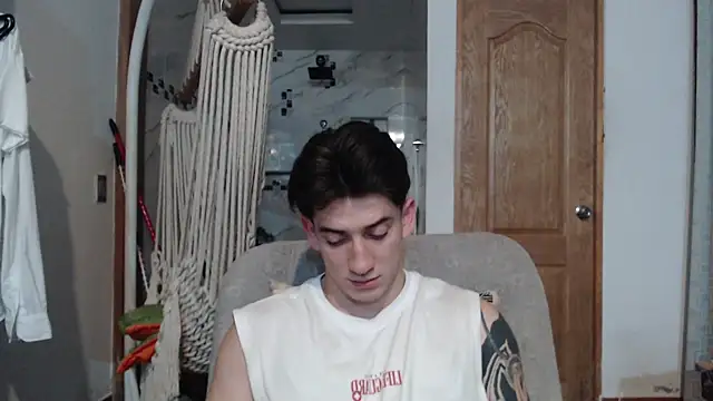 Snapshot of AteneoJr chatting on October 2025 05:28:02 AM AteneoJr online show from October 2025 05:28:02 AM