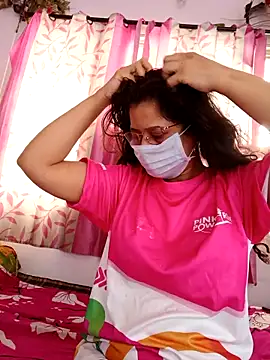 Snapshot of thanusi_2 chatting on February 2026 04:32:01 AM thanusi 2 online show from February 2026 04:32:01 AM