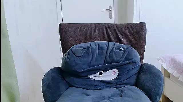 Winnie-01 online show from April 2026 03:31:02 PM