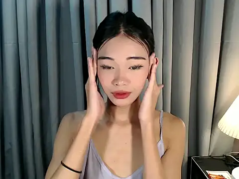 Snapshot of holyakiesha chatting on February 2026 04:57:01 AM holyakiesha online show from February 2026 04:57:01 AM