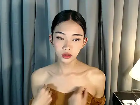 Snapshot of holyakiesha chatting on February 2026 10:25:01 AM holyakiesha online show from February 2026 10:25:01 AM