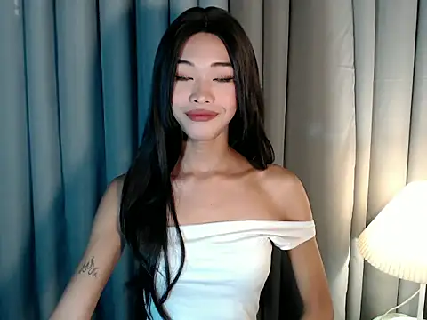 Snapshot of holyakiesha chatting on March 2026 06:08:01 AM holyakiesha online show from March 2026 06:08:01 AM