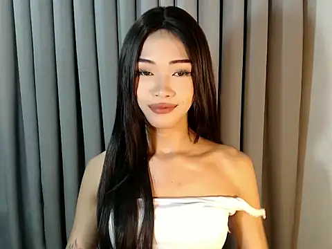 Snapshot of holyakiesha chatting on April 2026 07:48:01 PM holyakiesha online show from April 2026 07:48:01 PM